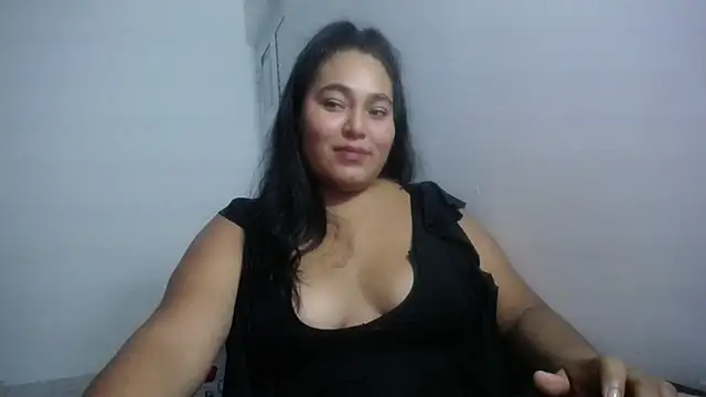 sirena_15 live cam on StripChat