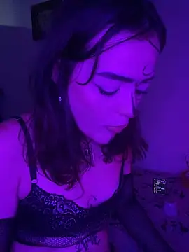 Vennuss_555 live cam on StripChat