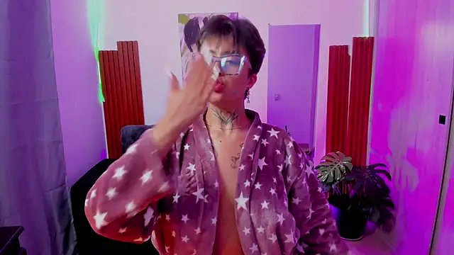 Rebeka-baker live sex cam