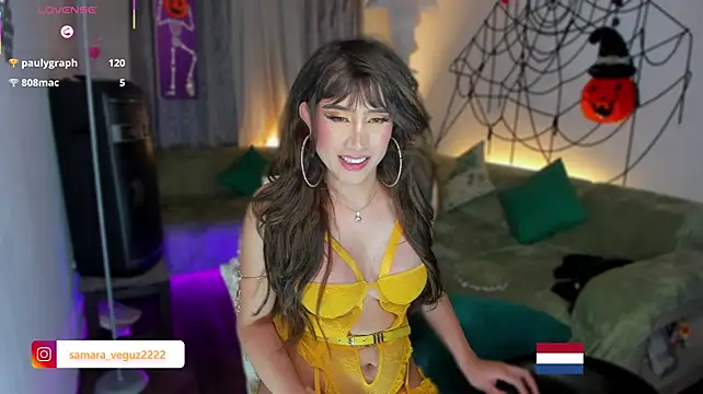 samara_veguz222 live cam on StripChat