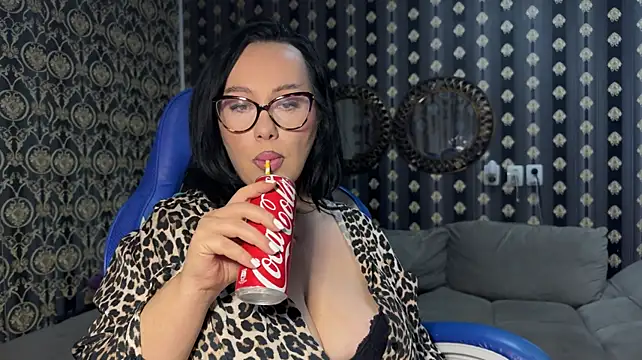 AnnaAnn_Milf live cam on StripChat