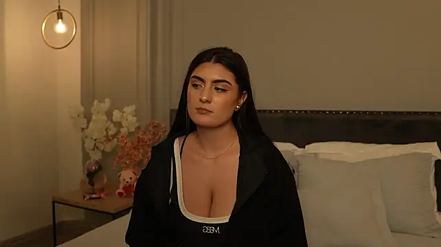 IrisBaker live cam preview