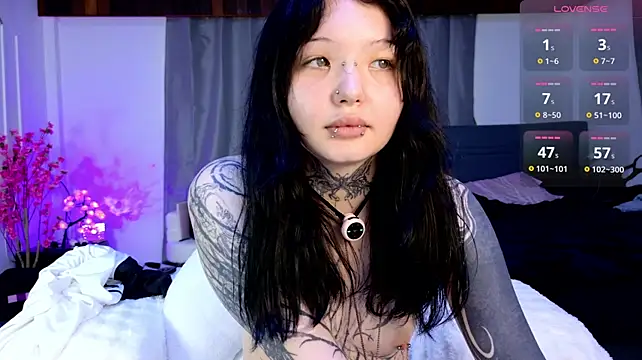 Show de webcam ao vivo com Lein_Bone - Brinquedos Lovense interativos disponíveis