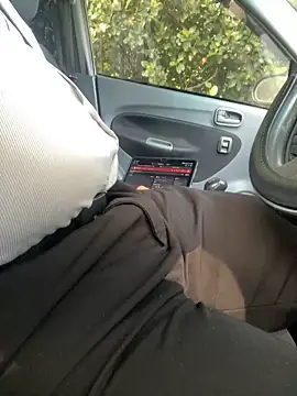 Uber-driver-dam live room snapshot on Stripchat