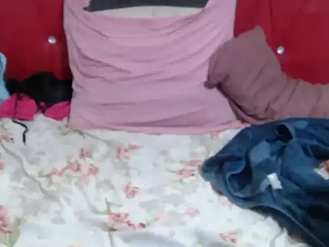 Sexynewbea live cam on StripChat