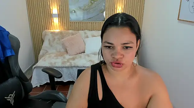 Cloe_35 live cam on StripChat