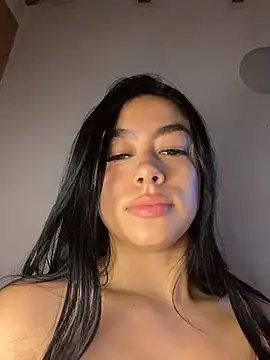 sofiaa_snoww live cam on StripChat