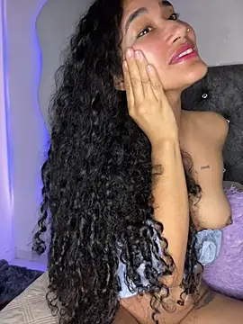 Show webcam en direct avec jaderossxx - Jouets Lovense interactifs disponibles