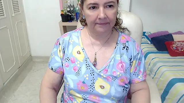 leonela_69 live cam preview