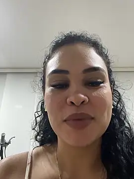 FOX_LATINA live cam preview