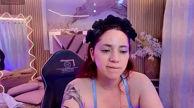 ANNE_TAY1