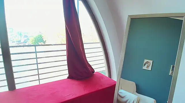 GlowingBlondie live cam preview
