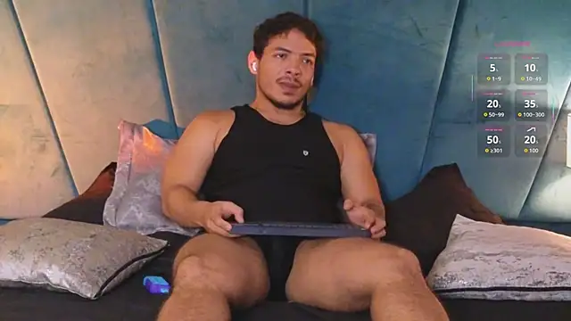 OliverWyse live cam on StripChat