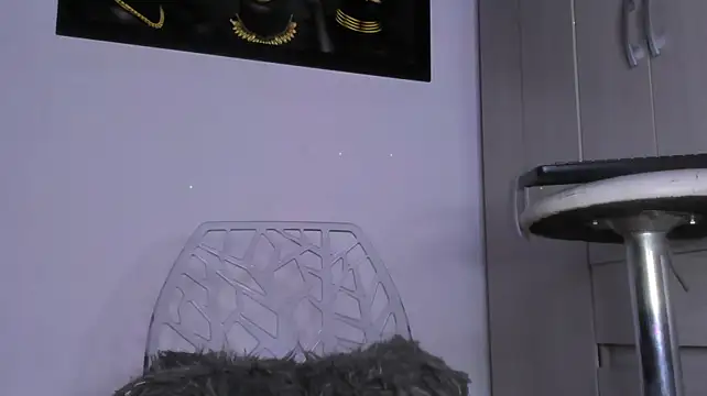 Kendall_Hotsexy_x live cam on StripChat