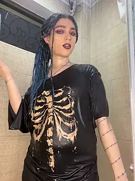 MaeveKuro live sex cam