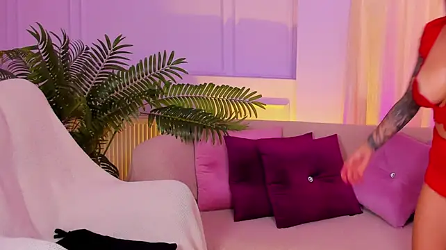 AhhMia live cam on StripChat