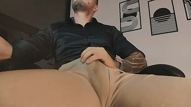 ALPHA_DOMINUS_ live cam on StripChat