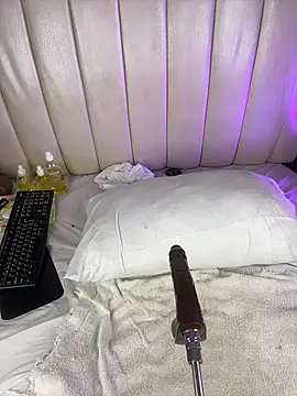 Show de webcam ao vivo com SandraMilerr - Brinquedos Lovense interativos disponíveis