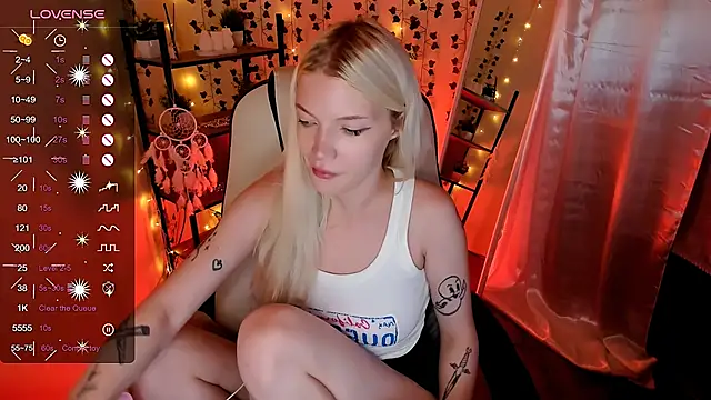 AnyaTaylor_ live cam on StripChat