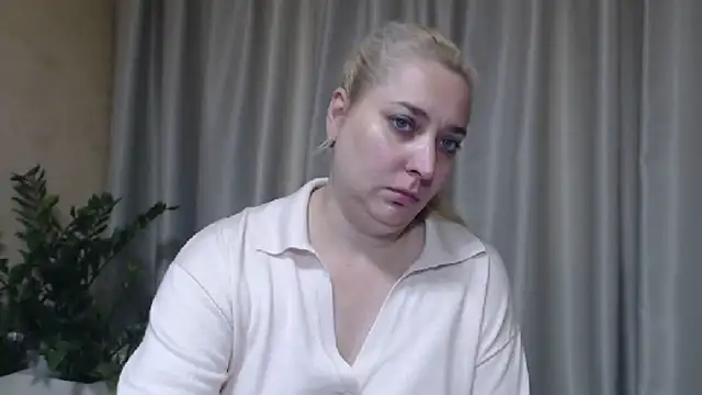 sweetpussy13 webcam