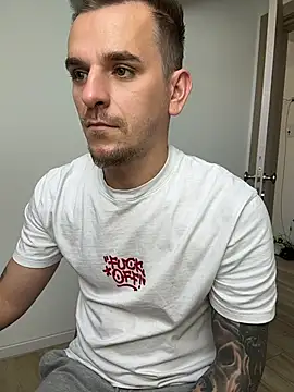 Huge_cock22cm live cam on StripChat