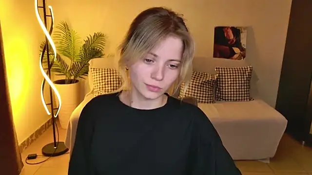 LisaRainbow live cam on StripChat