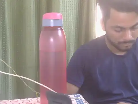 Stubborndesiboy live cam on StripChat