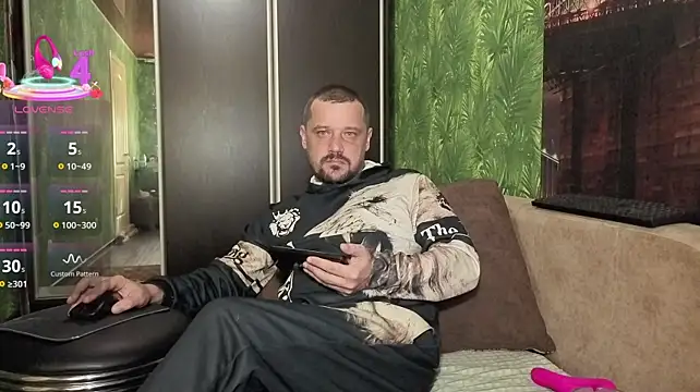 DanielOhCool live cam on StripChat
