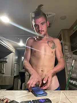 babygiraffe25 (M young) - laptop