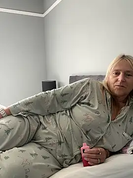 Blondnboujee53