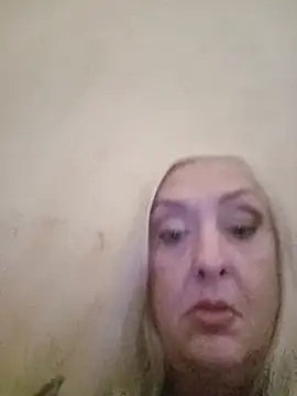 Julia20X live cam on StripChat