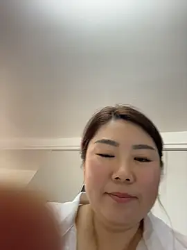 YuYu-881 live cam on StripChat