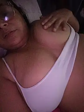 Momy-hot-gril