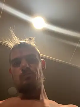 babygiraffe25 (M young) - laptop