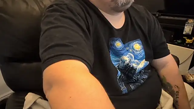 bigcuddlebear69er live sex cam