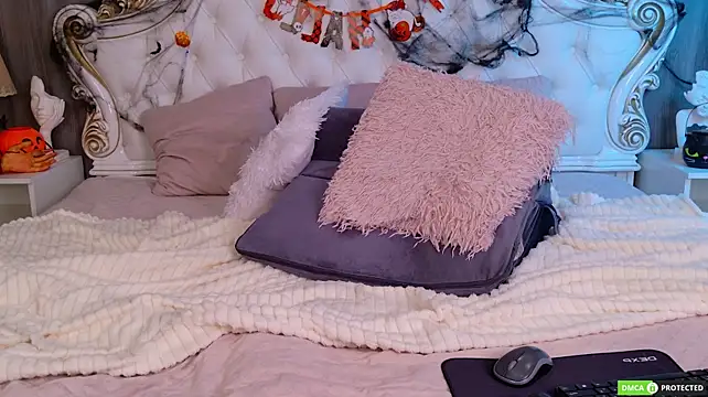 EmmaWarren live cam preview