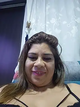 Laura-Hernandez live cam preview