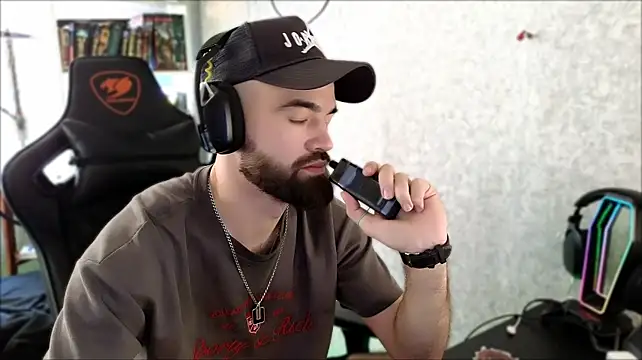 _Serious_Man live cam preview