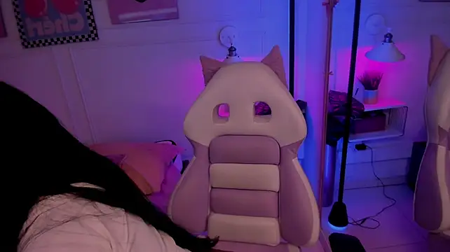 AprilCollyng live cam preview