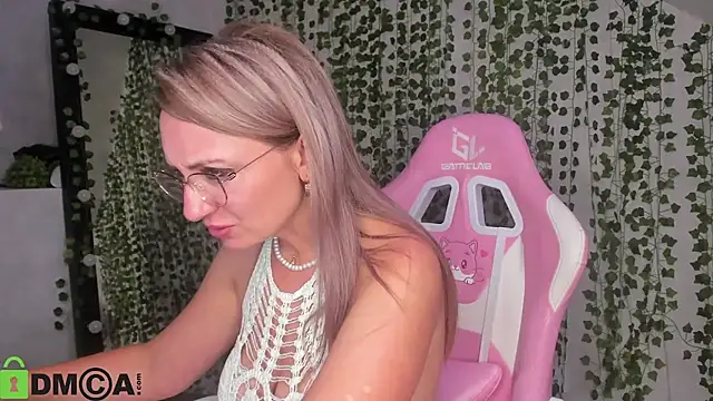 Jennifer_Hale live cam preview