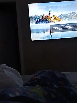 toni_31 live cam preview