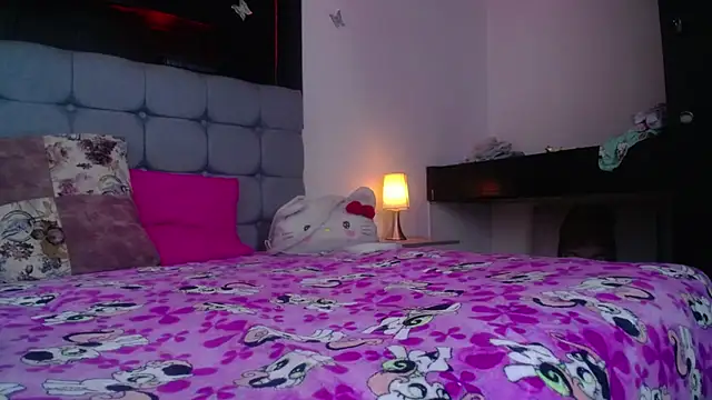 Samantha_petite__