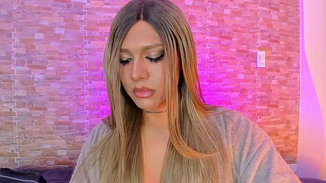 Dreams_Chloe webcam