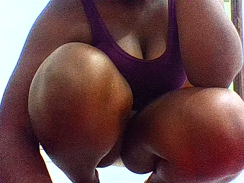 Sexyebony600 live cam on StripChat