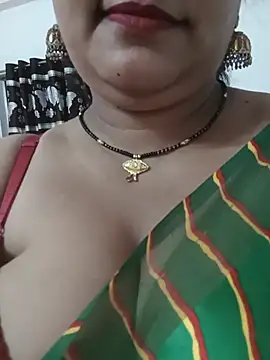Nyra-23 live sex cam