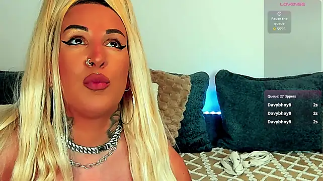 sierra_quinn (F milf) - TittyJob Show