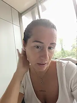 Show in live webcam con bichota85 - Giocattoli Lovense interattivi disponibili
