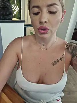 IveySin webcam