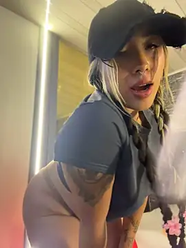 ManuelaVeeleez webcam