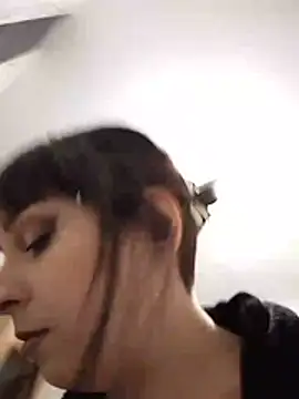 EmmaKrosss live cam preview